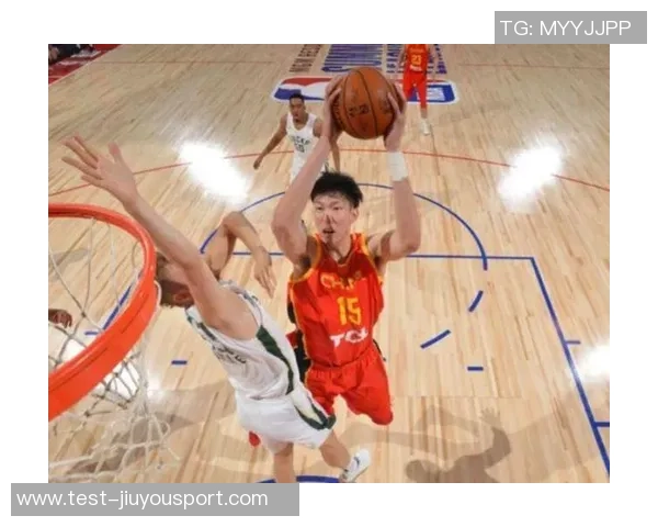 穿篮球裤挂空挡的时尚潮流与运动精神的完美结合探讨